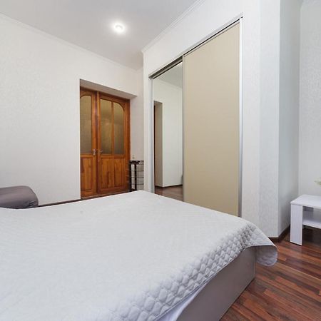 Apartment Zhukovskogo 17 Οδησσός Εξωτερικό φωτογραφία