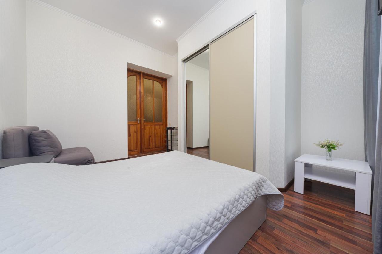 Apartment Zhukovskogo 17 Οδησσός Εξωτερικό φωτογραφία