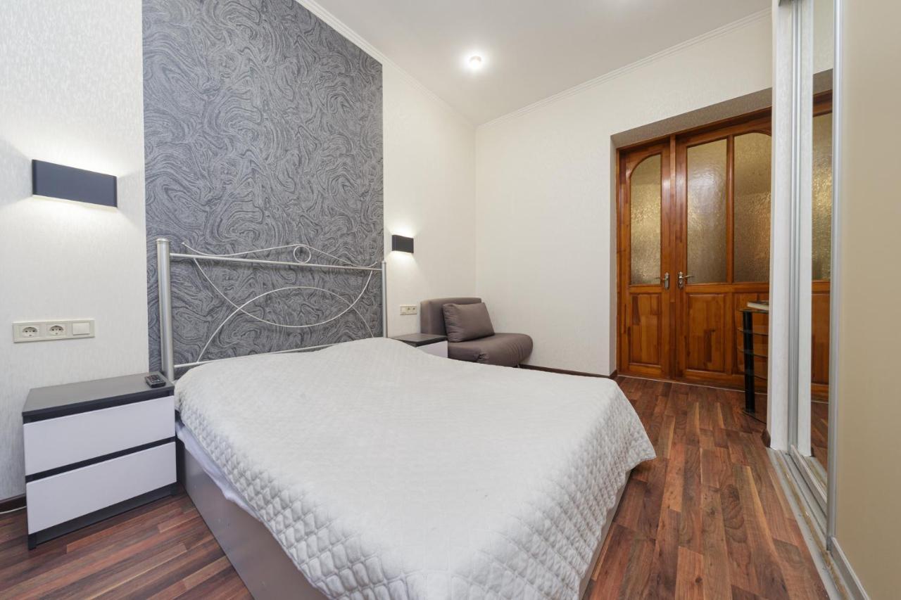 Apartment Zhukovskogo 17 Οδησσός Εξωτερικό φωτογραφία
